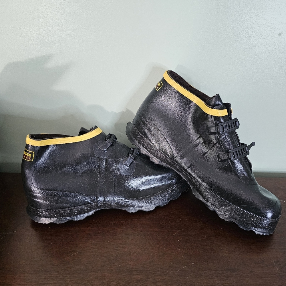 LaCrosse Guide 2 Buckle Overshoe Rubber Men's Black Size 10‎